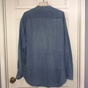 Old Navy Shirts - Old Navy chambray button down shirt Old Navy Shirts - Old Navy chambray button down shirt